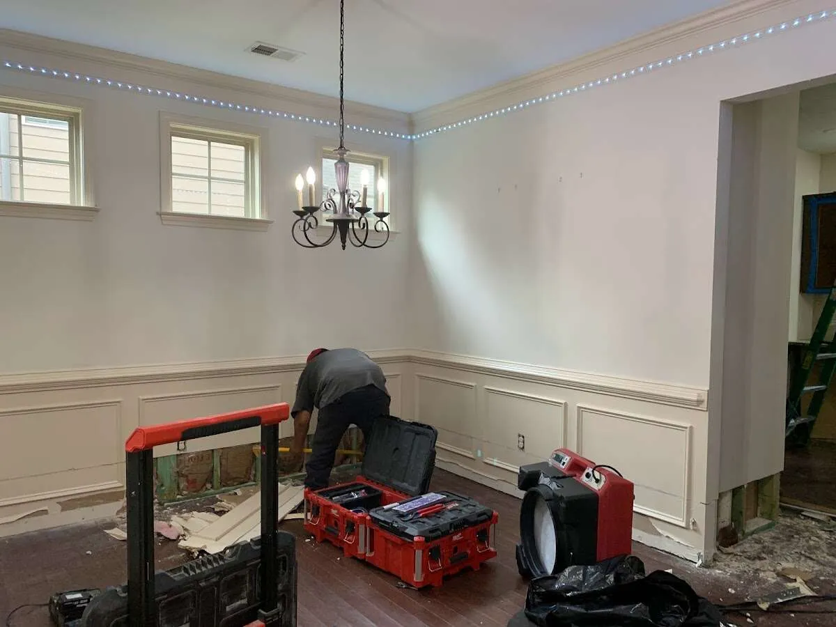 Restoration technician with professional equipment in Grosse Pointe